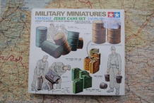 images/productimages/small/JERRY CANS SET Tamiya 1;35 voor.jpg